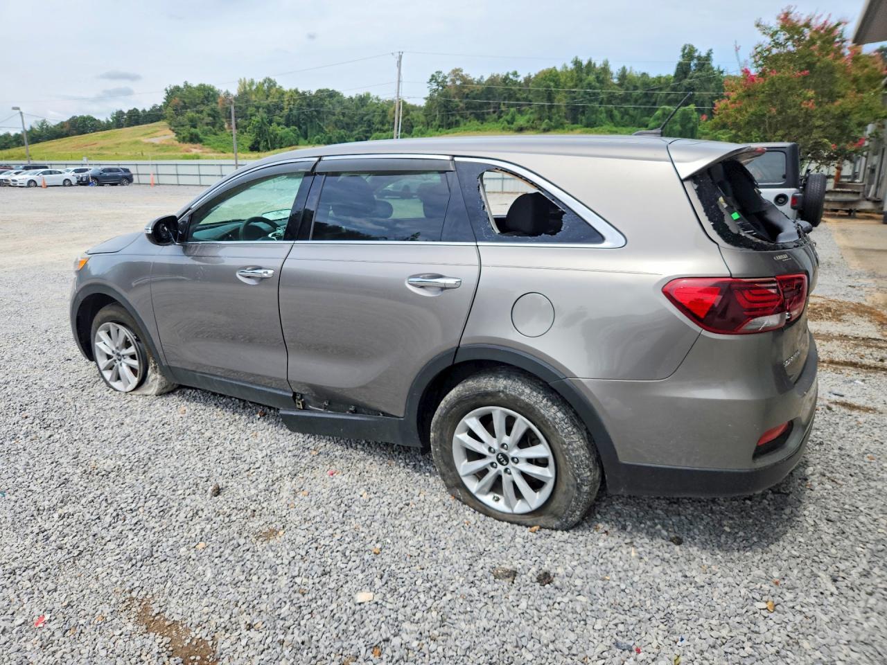 2019 Kia Sorento Lx - Image 2