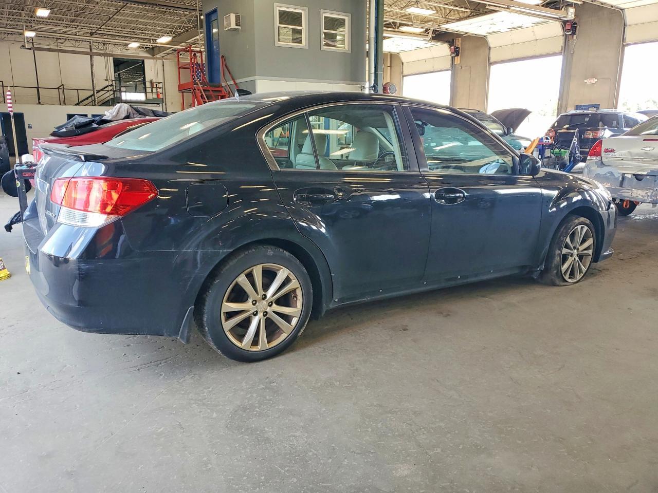2014 Subaru Legacy 2.5I Limited - Фото 3