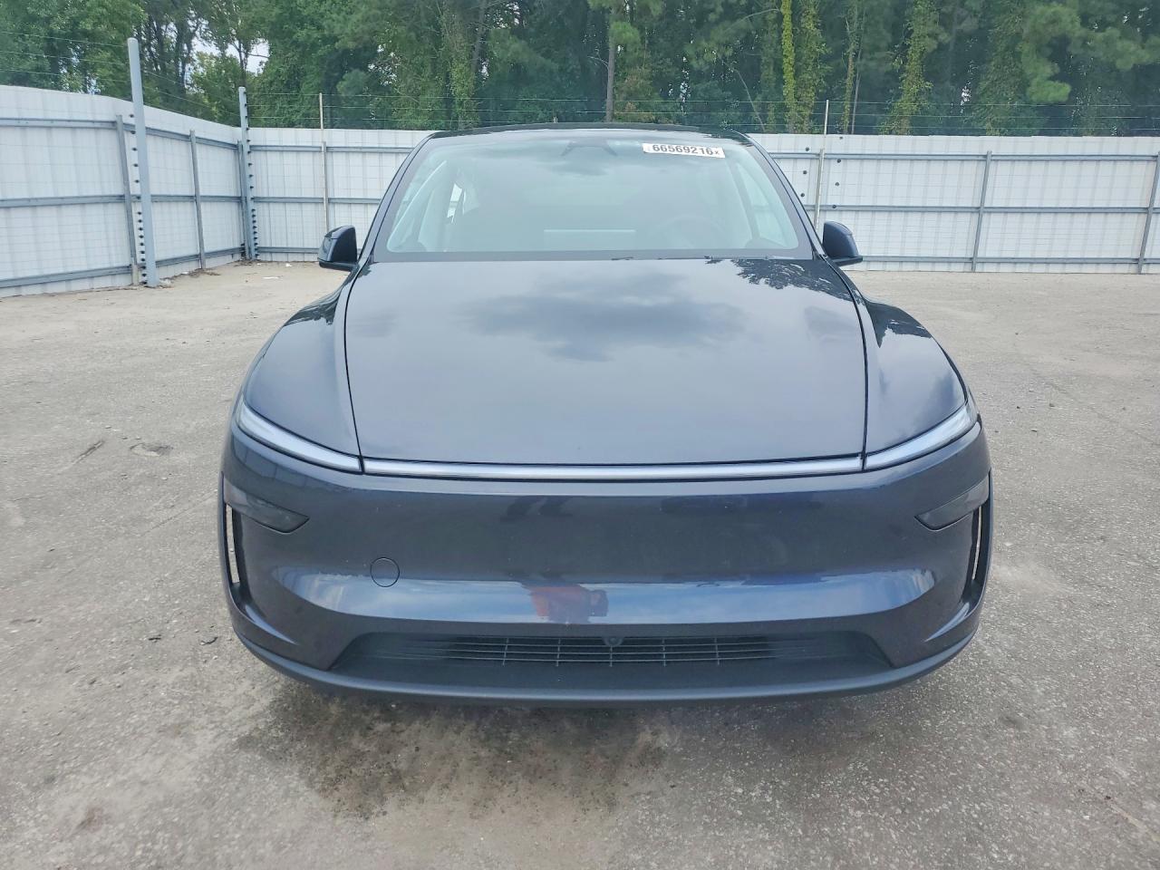 2026 Tesla Model Y - Фото 5
