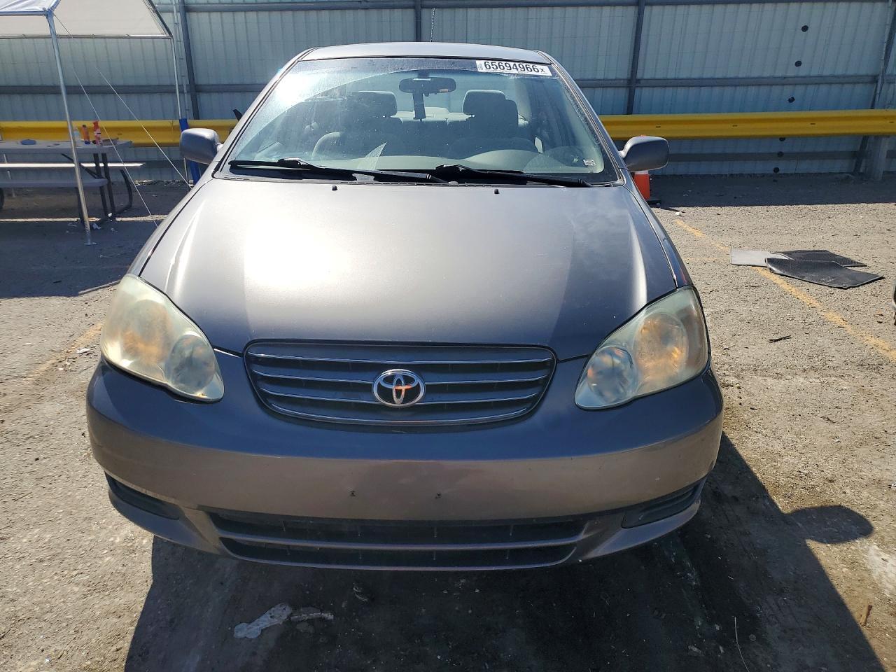 2004 Toyota Corolla Le - Image 5
