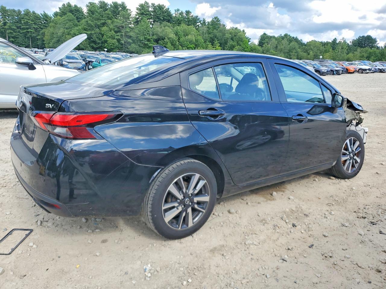 2021 Nissan Versa Sv - Image 3