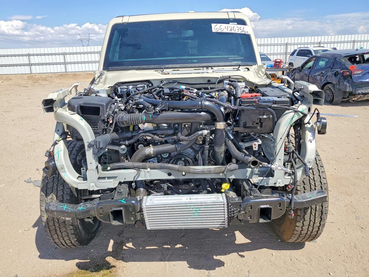 2025 Ford Bronco Outer Banks - Image 5