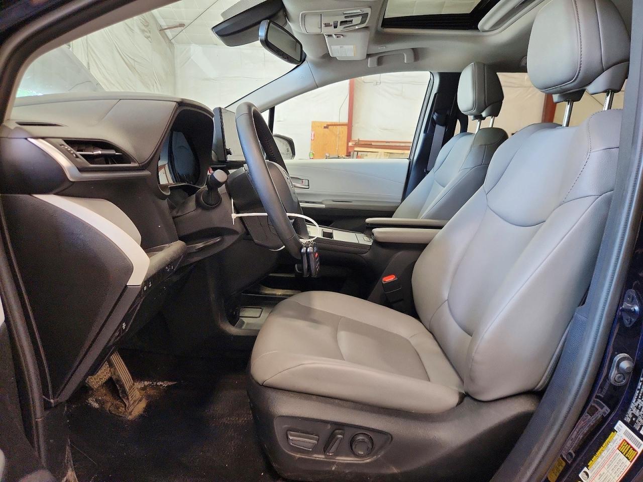 2025 Toyota Sienna Xle 7-Passenger - Фото 7