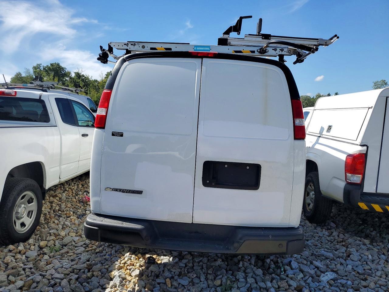 2020 Chevrolet Express G2500 - Фото 6