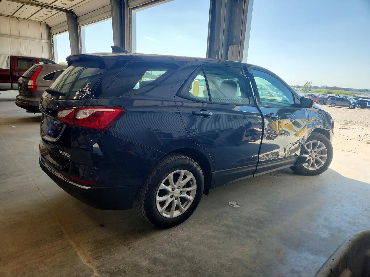 2018 Chevrolet Equinox Ls - Image 3