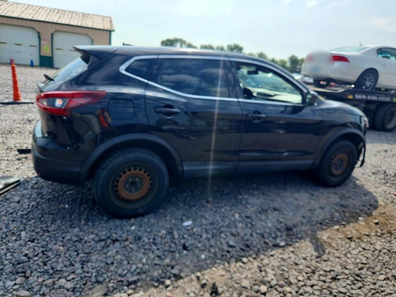 2020 Nissan Rogue Sport S - Image 3