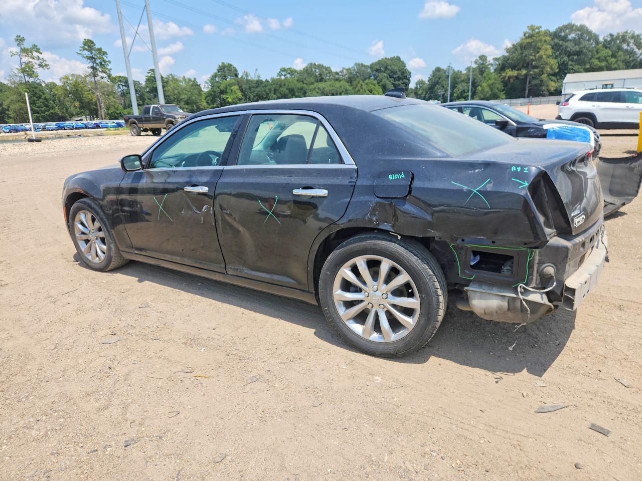 2020 Chrysler 300 Limited - Фото 2