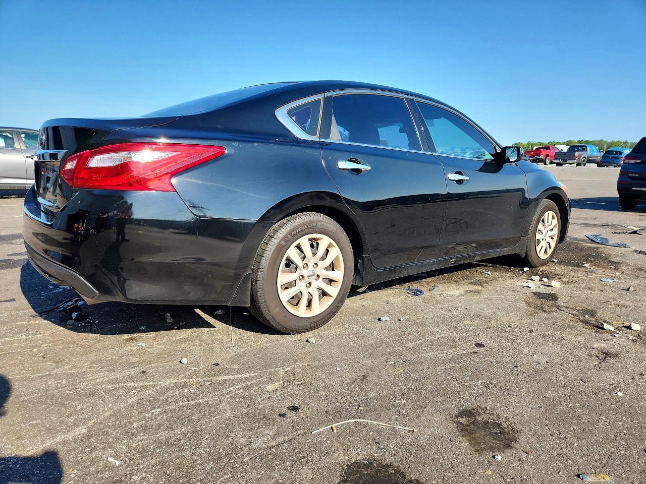 2017 Nissan Altima 2.5 S - Image 3