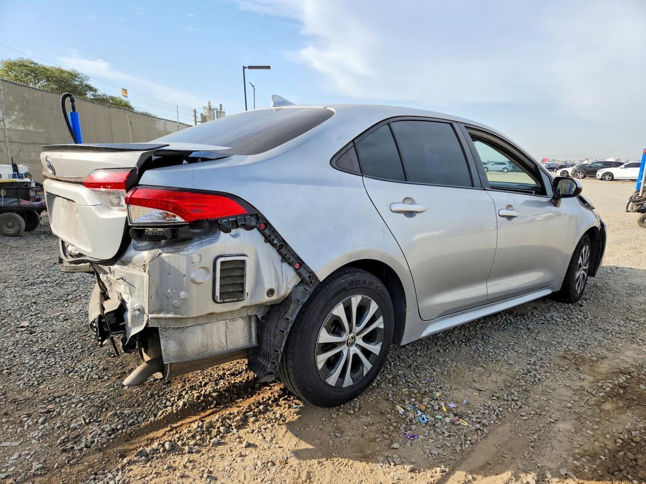 2020 Toyota Corolla Le - Фото 3