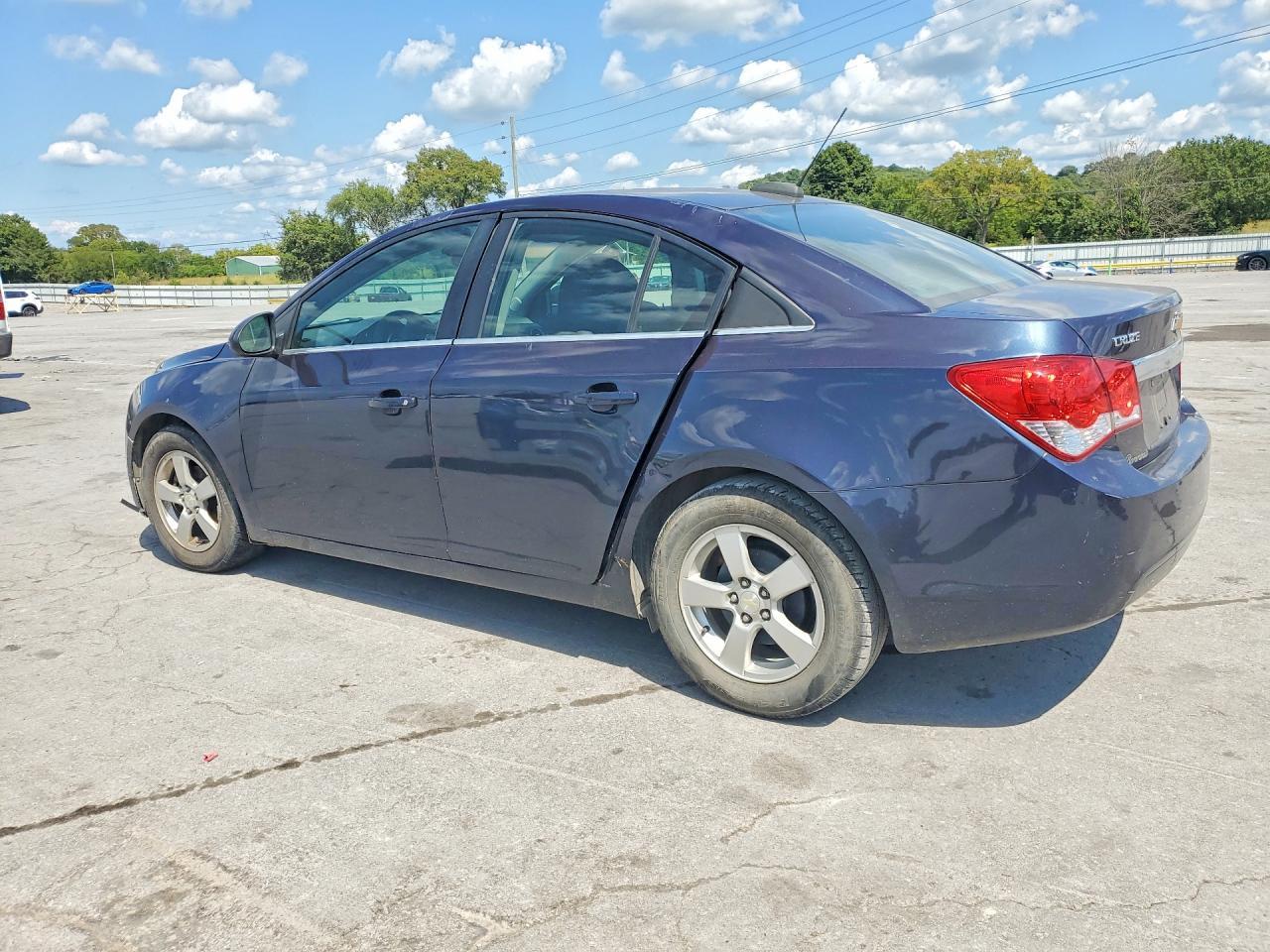 2015 Chevrolet Cruze Lt - Image 2