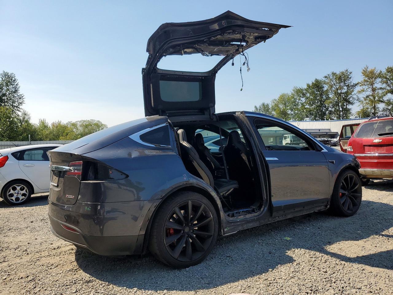 2017 Tesla Model X - Фото 3