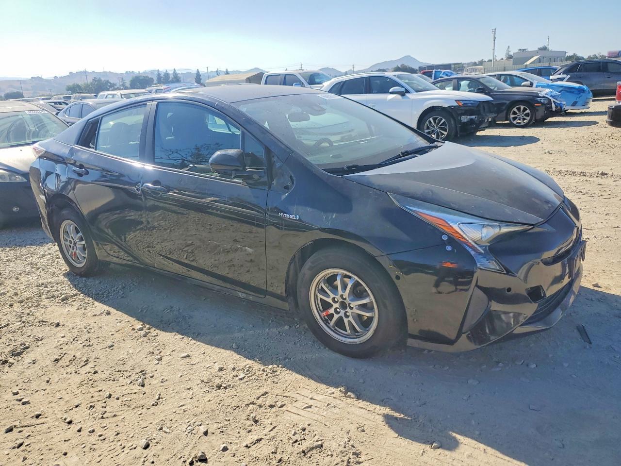 2018 Toyota Prius Two - Фото 4