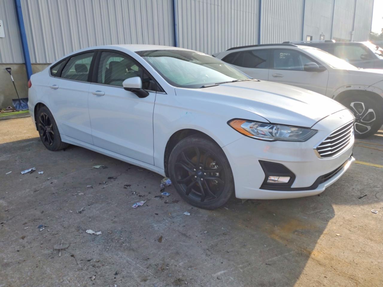 2019 Ford Fusion Se - Image 4