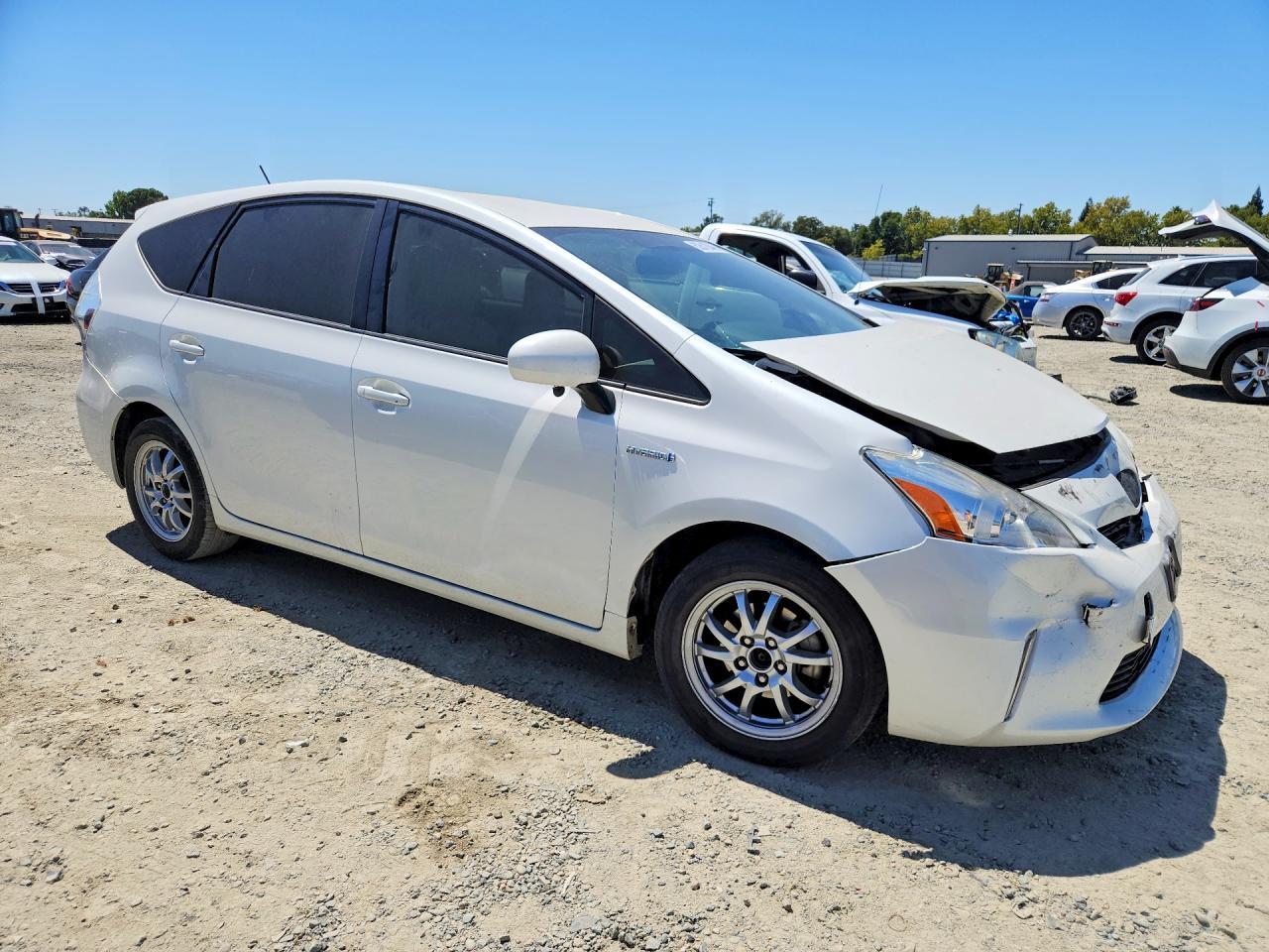 2014 Toyota Prius V Three - Image 4