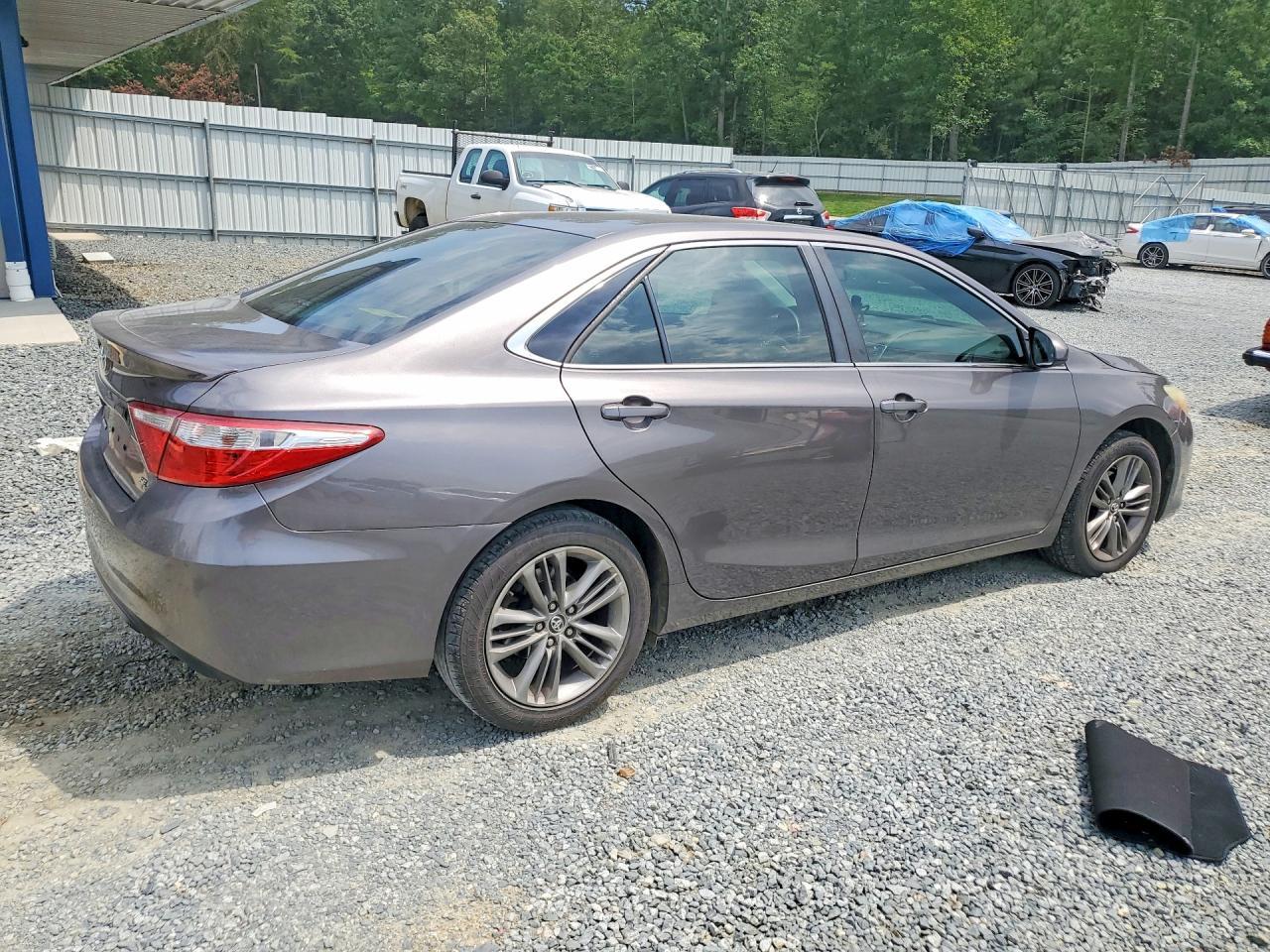 2015 Toyota Camry - Image 3