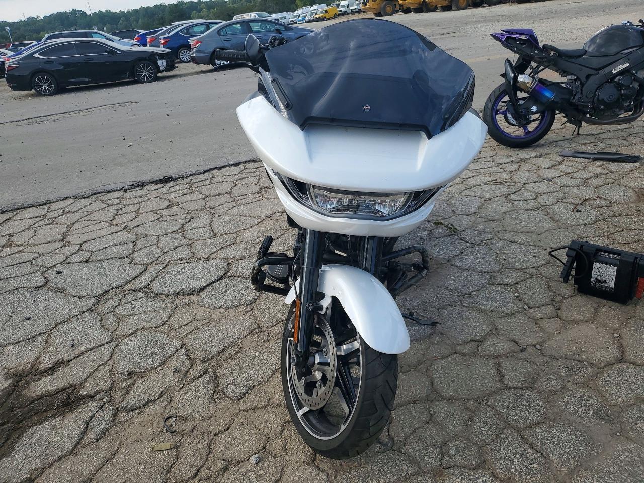 2025 Harley-Davidson Fltrx - Image 2