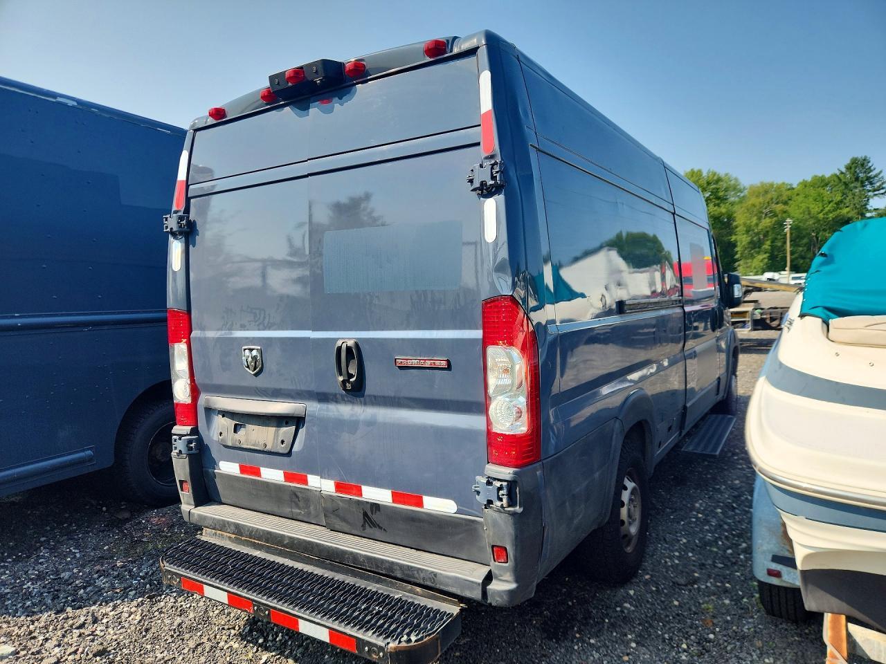 2020 Ram Promaster 3500 Delivery Van - Фото 3