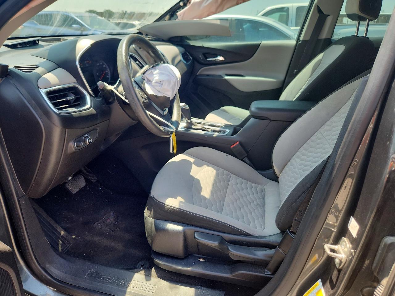 2020 Chevrolet Equinox Ls - Image 7