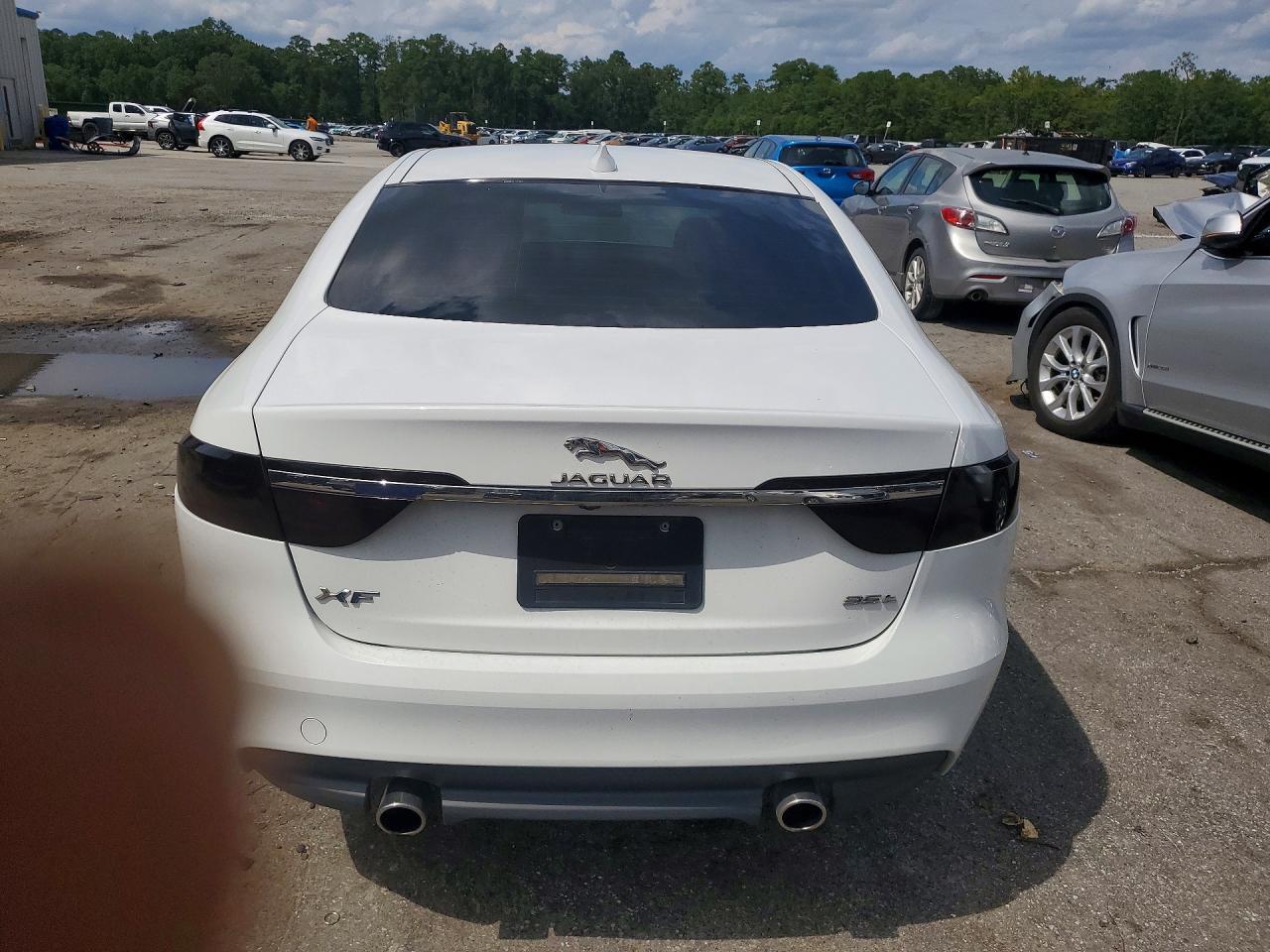 2017 Jaguar Xf Premium - Фото 6