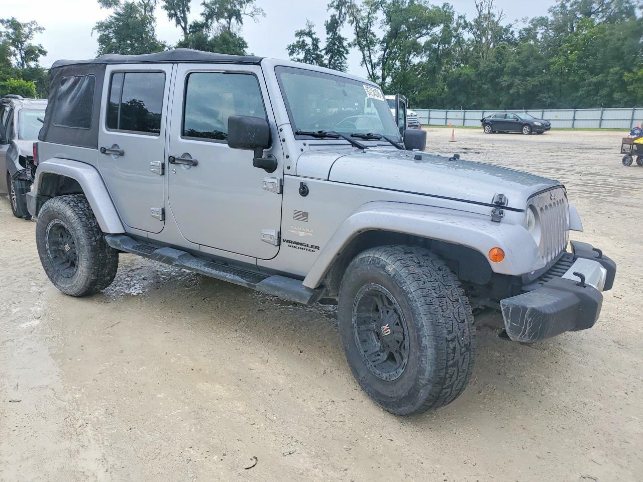 2015 Jeep Wrangler Unlimited Sahara - Фото 4