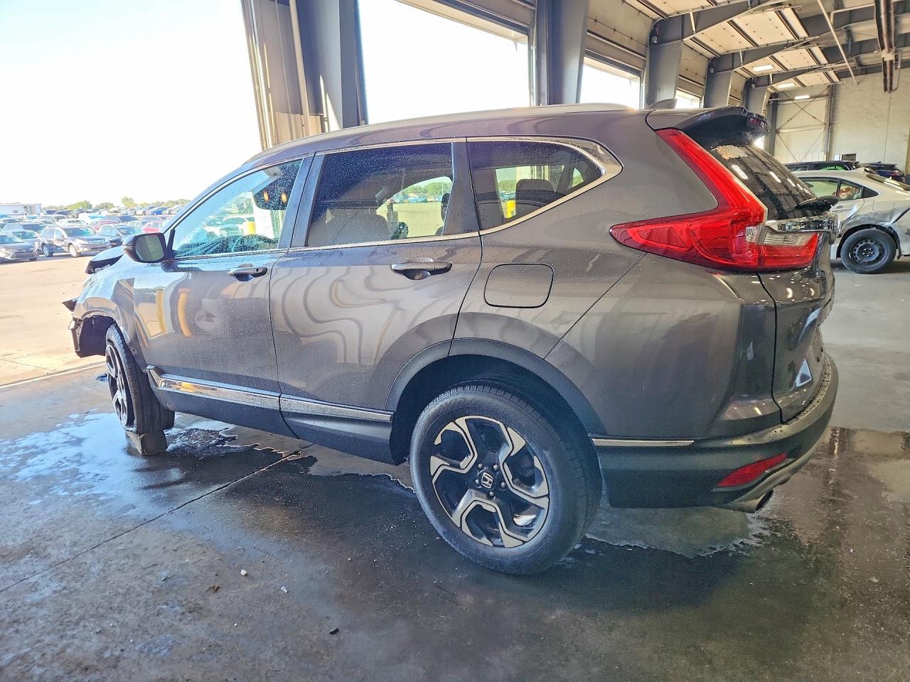 2019 Honda Cr-V Touring - Image 2