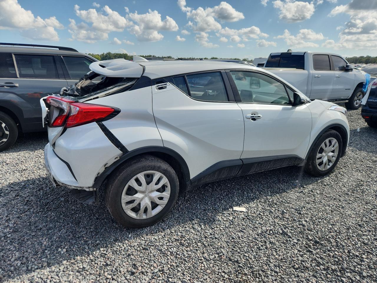 2019 Toyota C-Hr Le - Фото 3