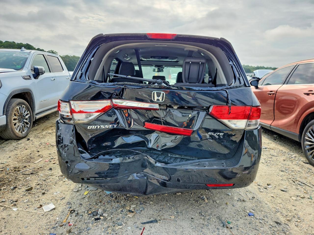 2015 Honda Odyssey Touring - Image 6