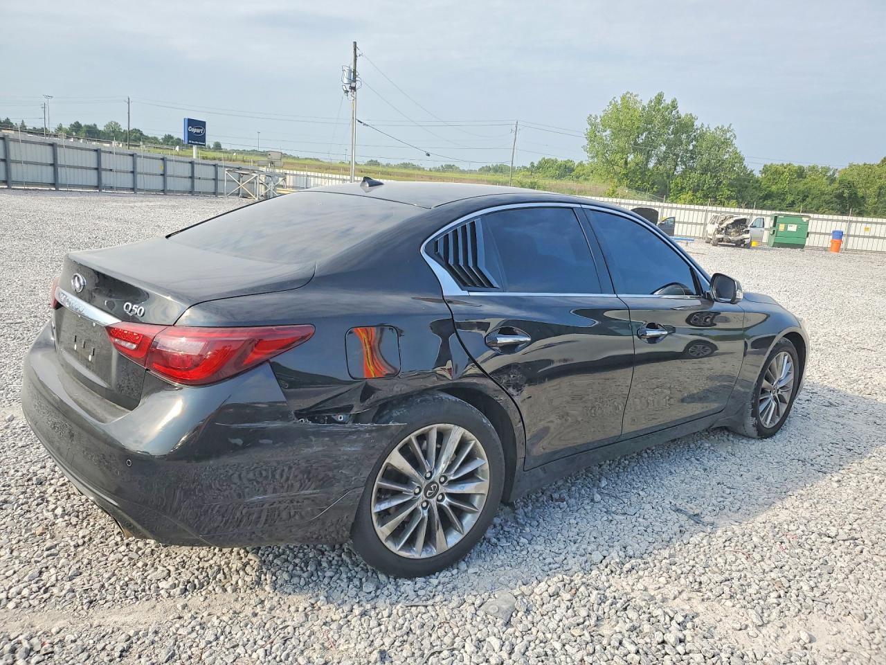2022 Infiniti Q50 Luxe - Image 3
