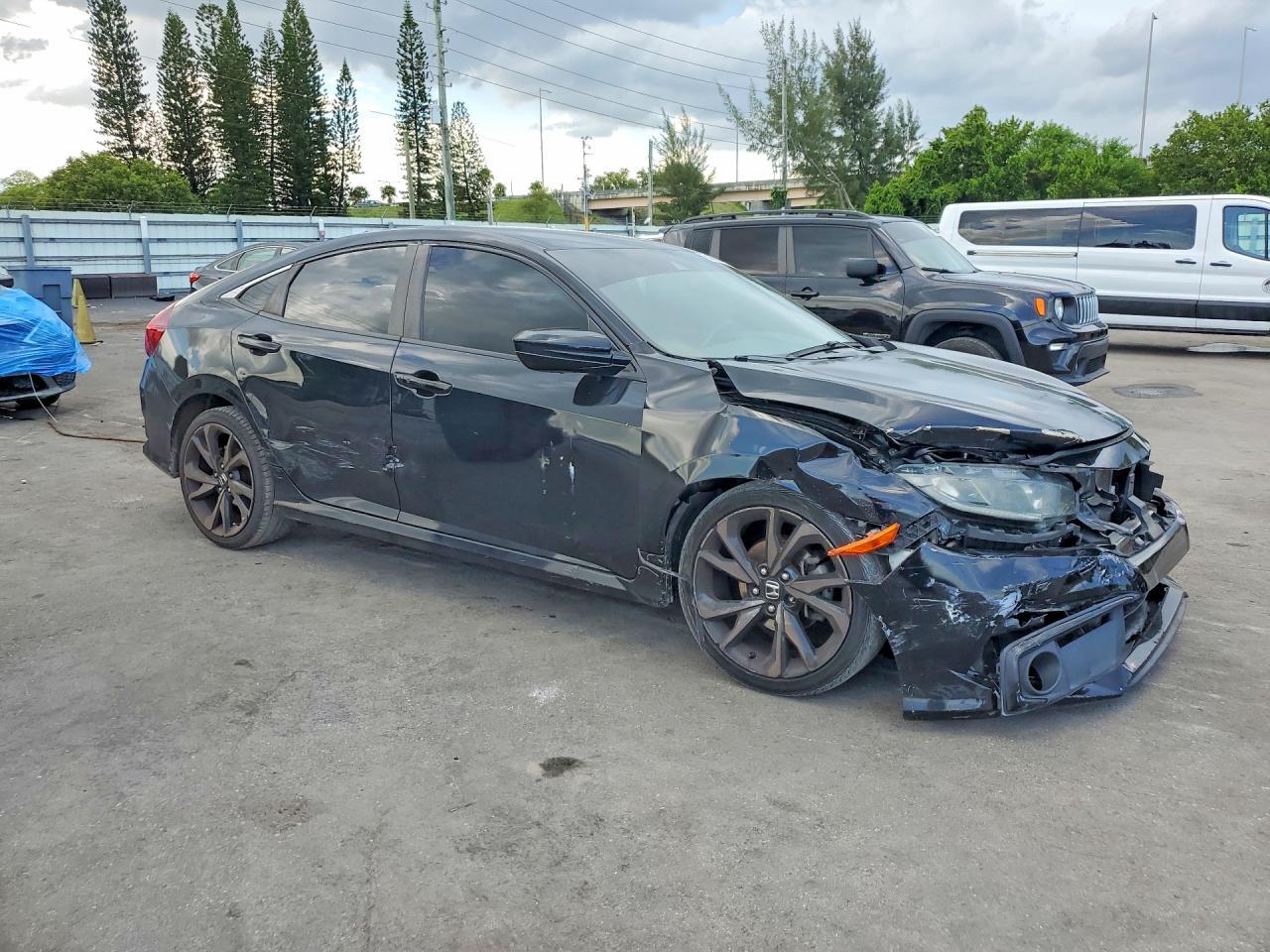 2020 Honda Civic Sport - Фото 4