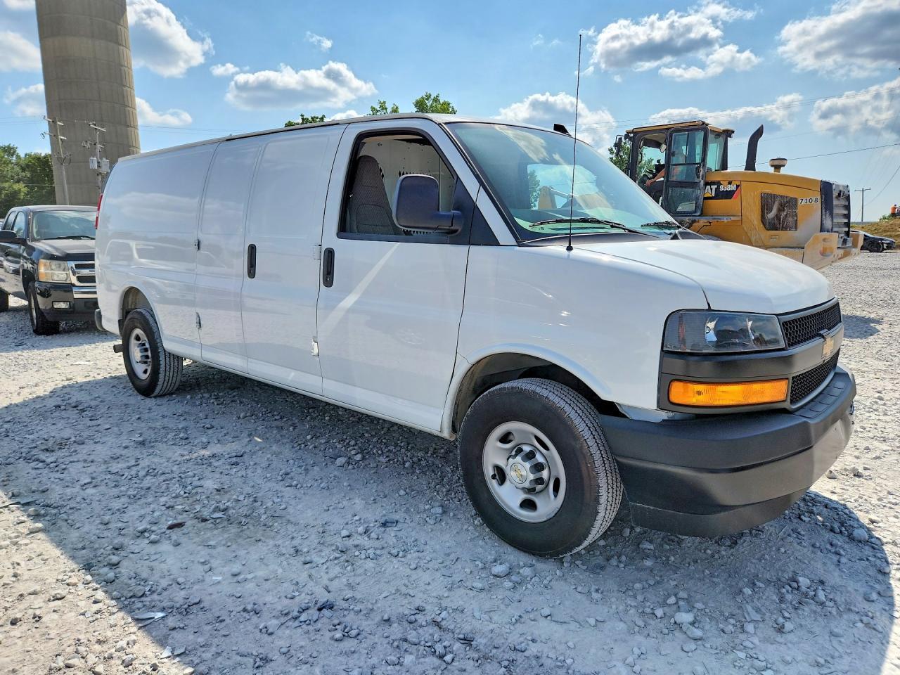 2025 Chevrolet Express G2500 - Фото 5