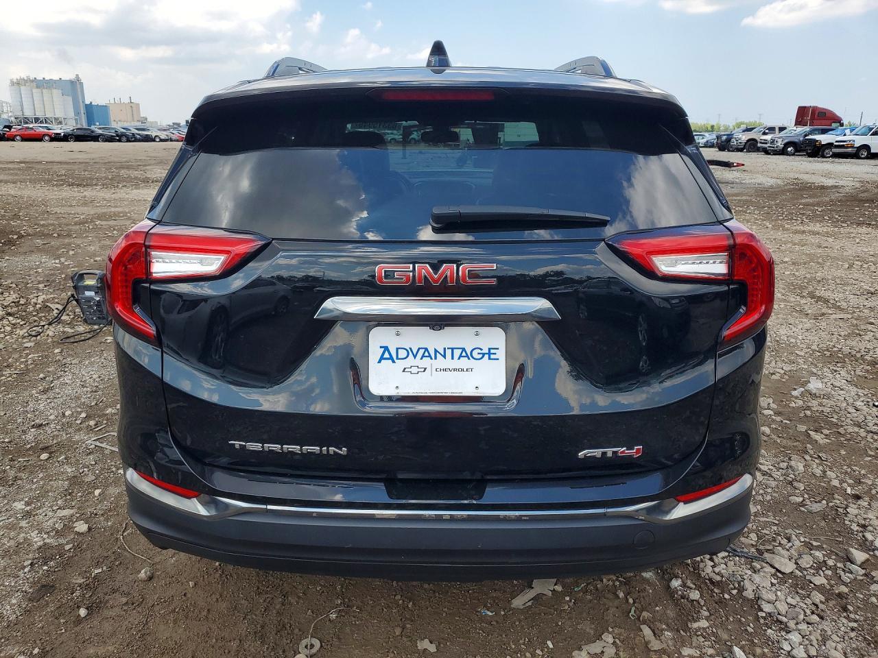 2023 GMC Terrain At4 - Фото 6