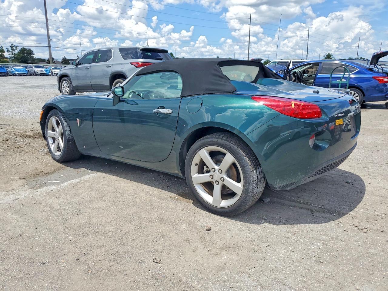 2006 Pontiac Solstice - Image 2