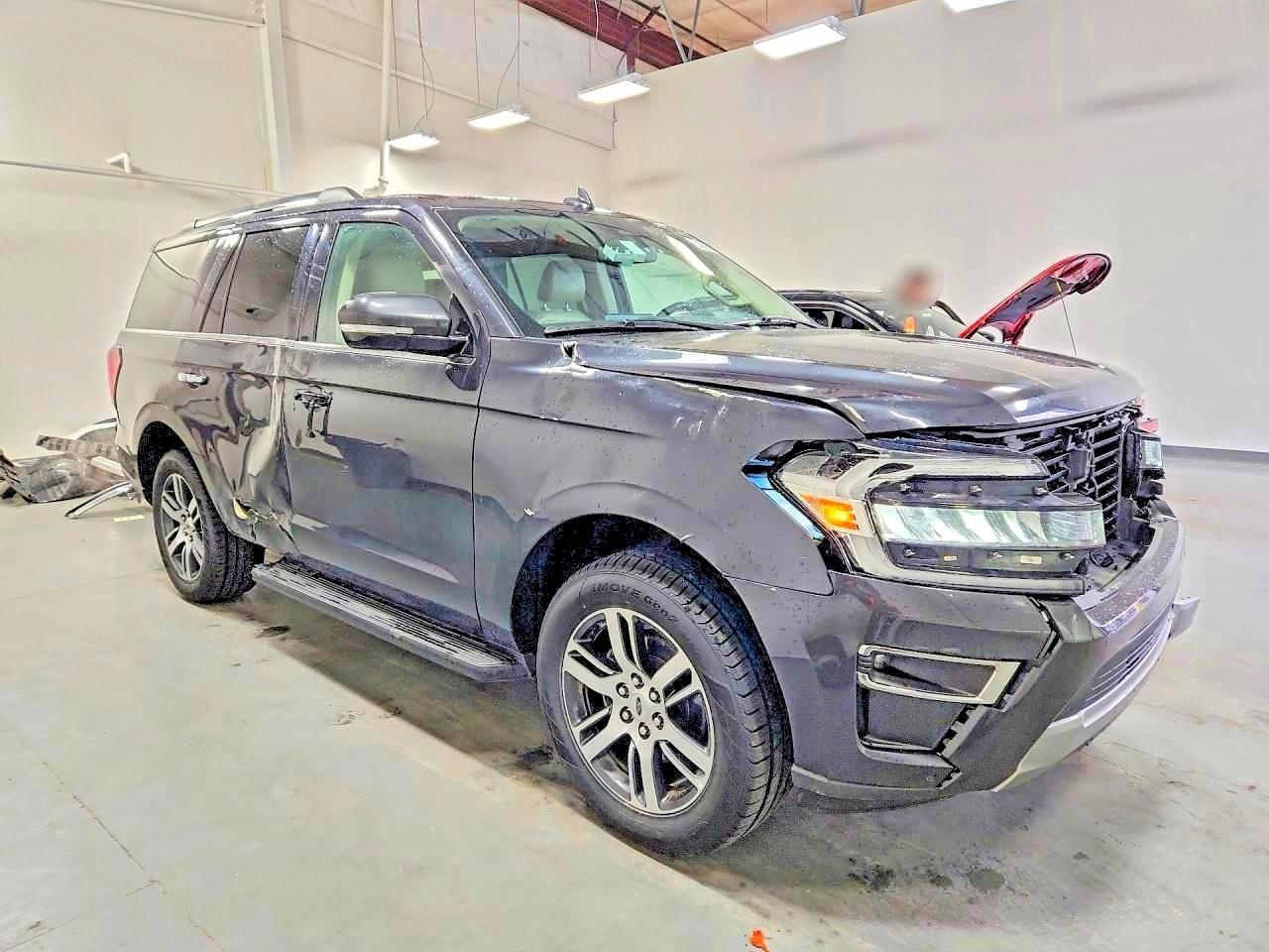 2024 Ford Expedition Limited - Image 4