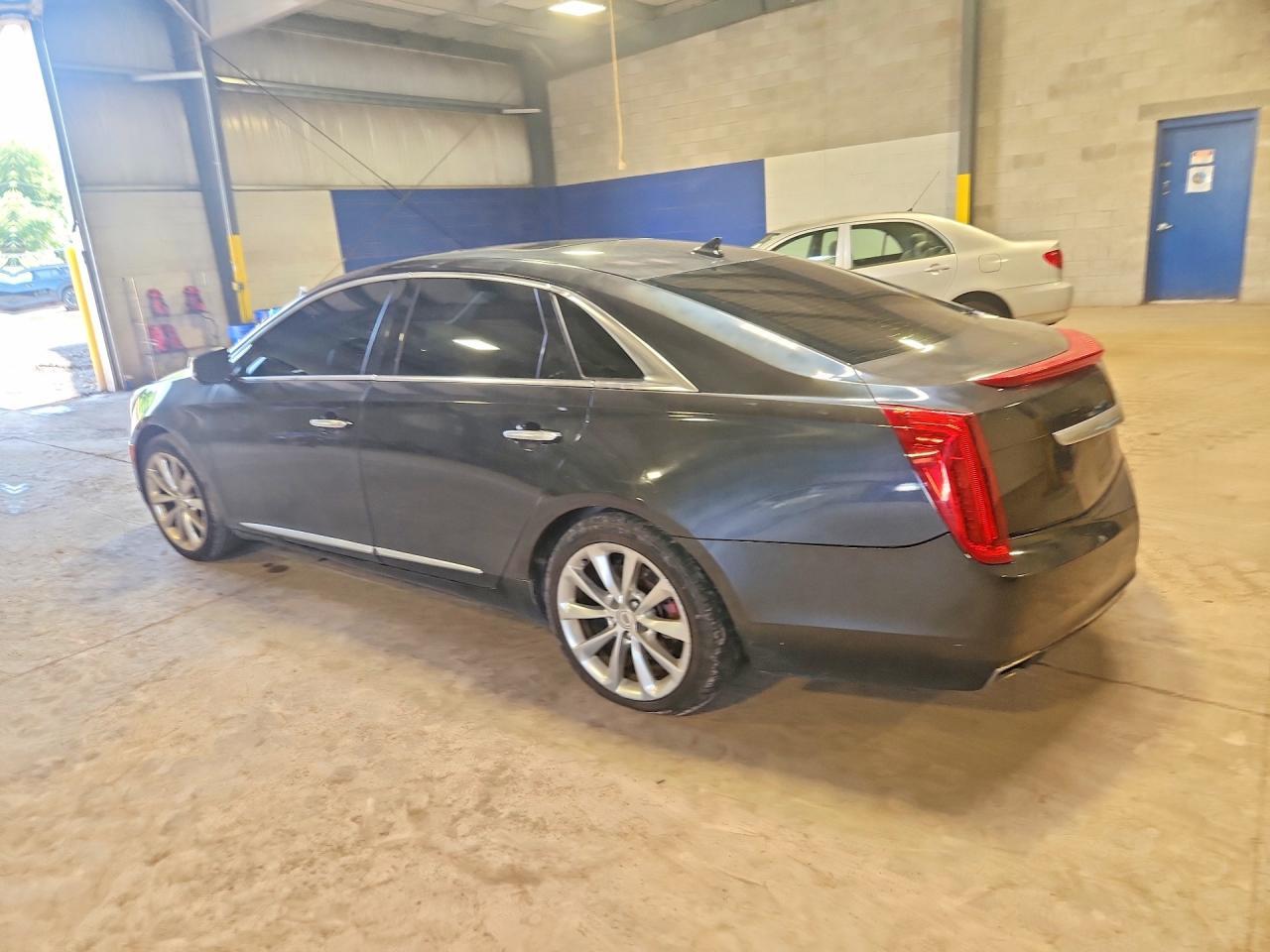 2014 Cadillac Xts Luxury Collection - Image 2