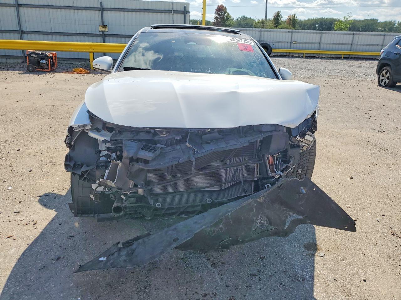 2023 Genesis G70 3.3T Standard - Фото 5