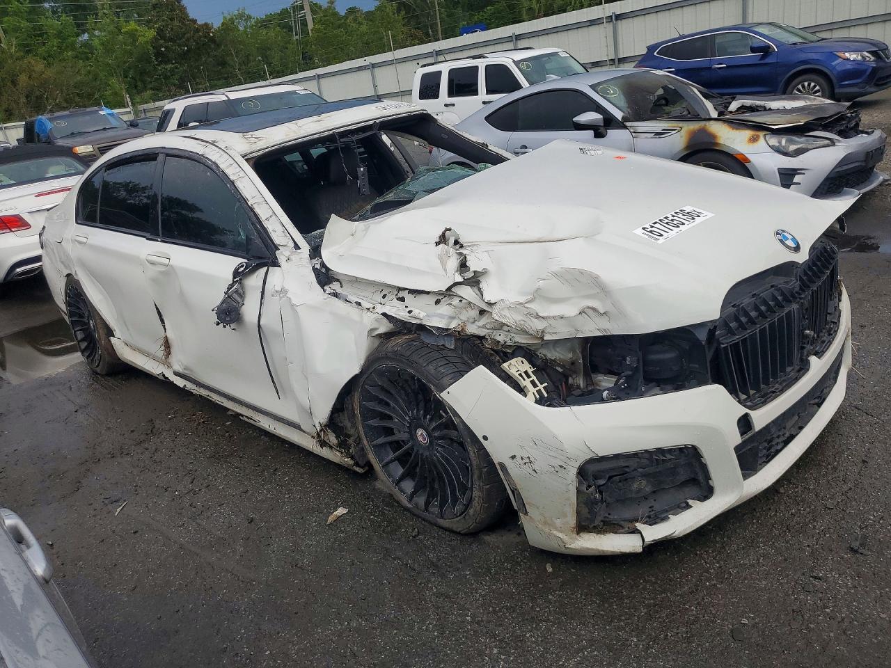 2022 BMW 750 Xi - Image 4