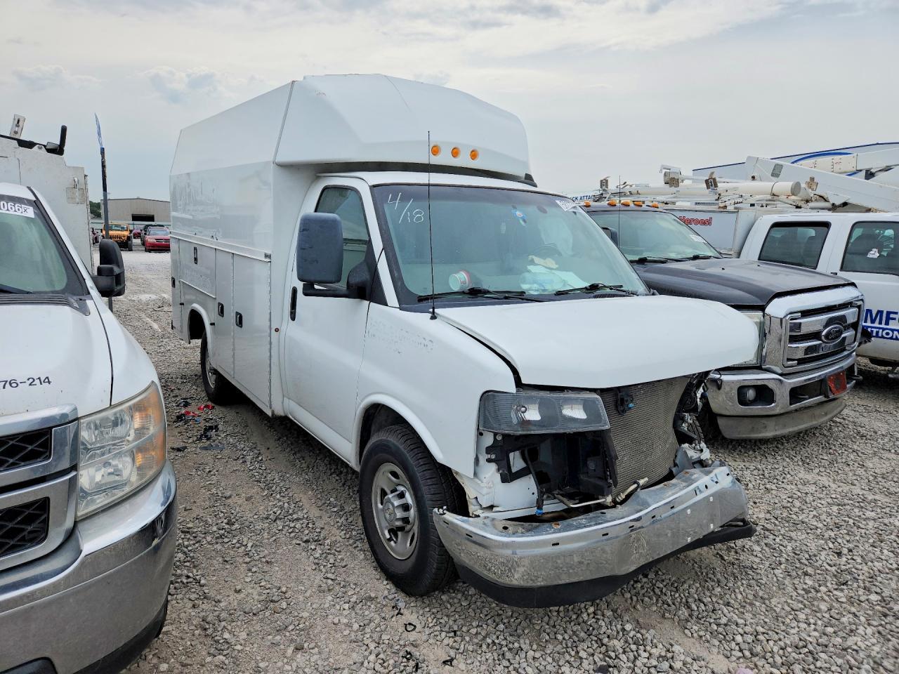 2021 Chevrolet Express - Фото 4