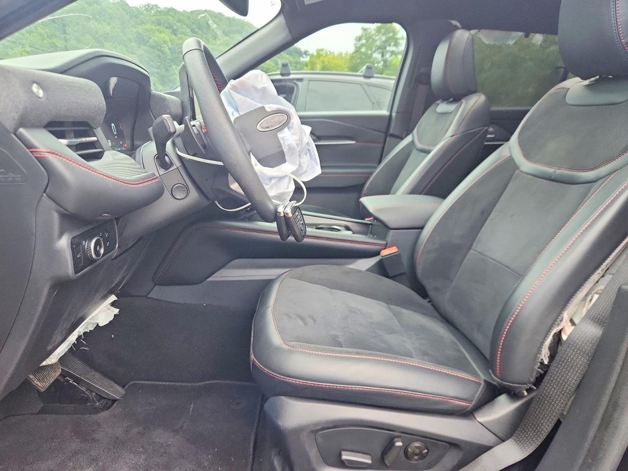 2025 Ford Explorer S - Image 7