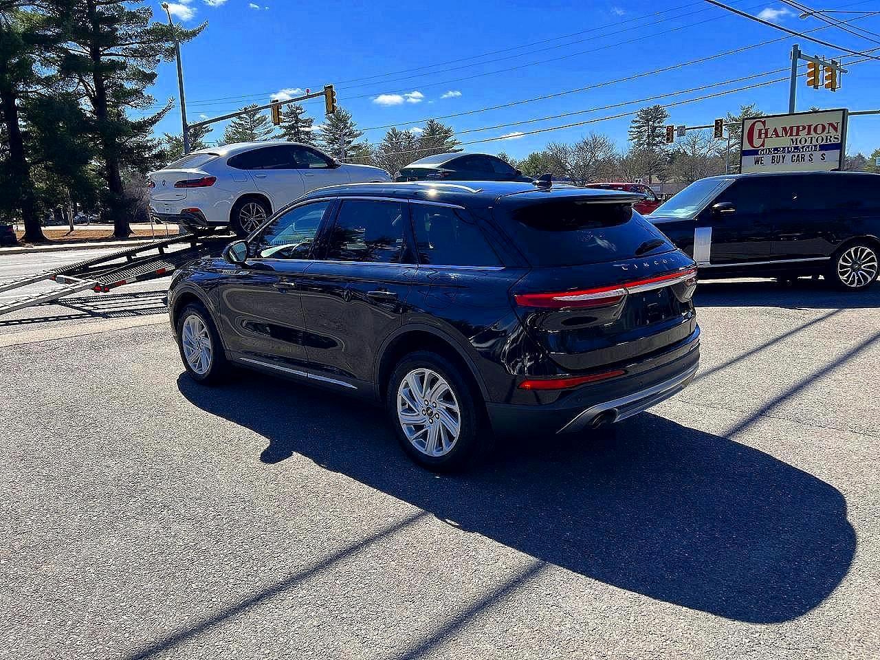 2022 Lincoln Corsair - Фото 3