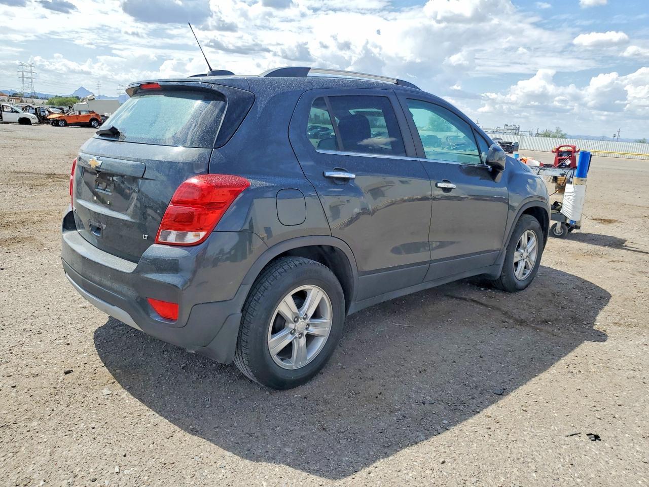 2019 Chevrolet Trax 1Lt - Image 3