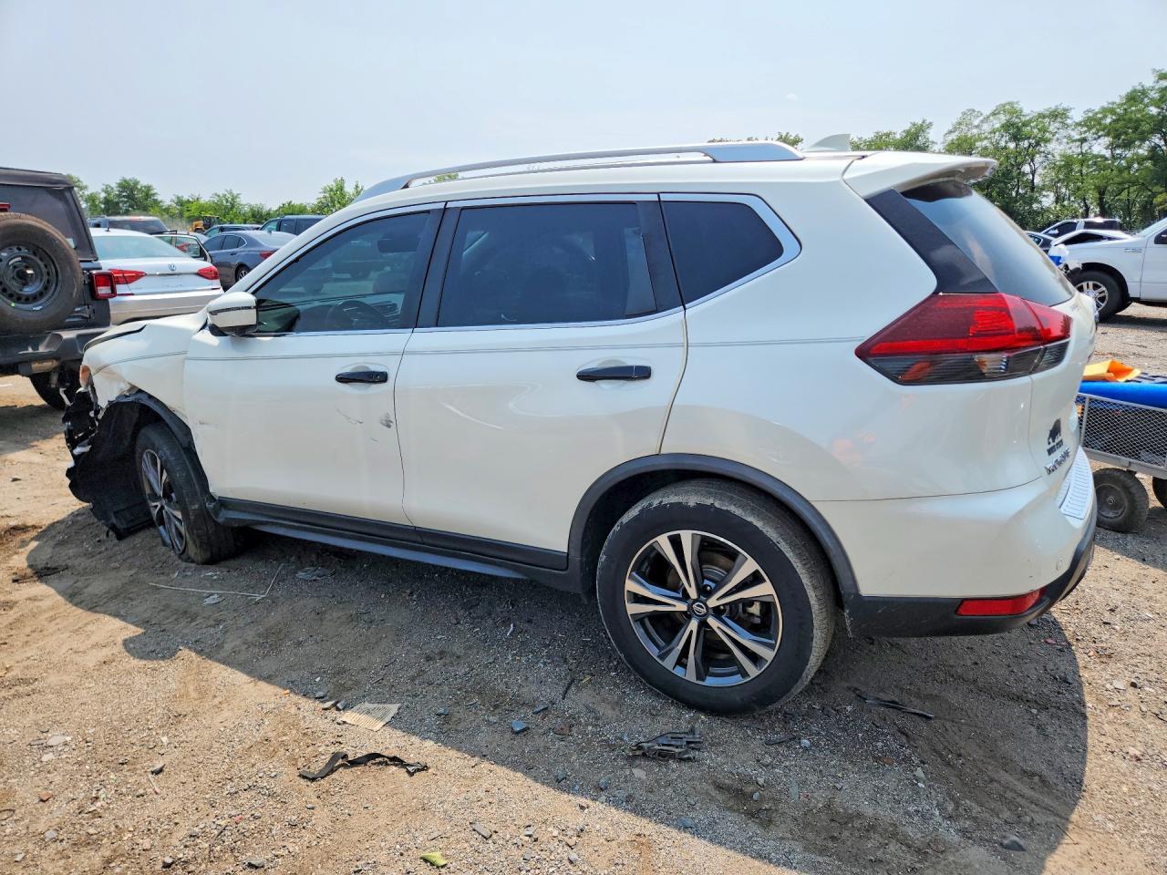 2019 Nissan Rogue Sv - Image 2