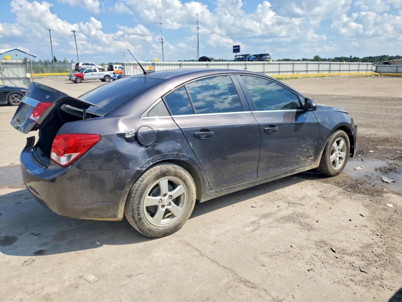2014 Chevrolet Cruze Lt - Image 3