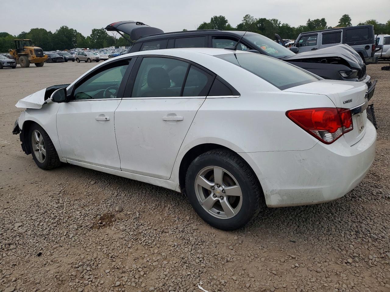 2014 Chevrolet Cruze Lt - Image 2