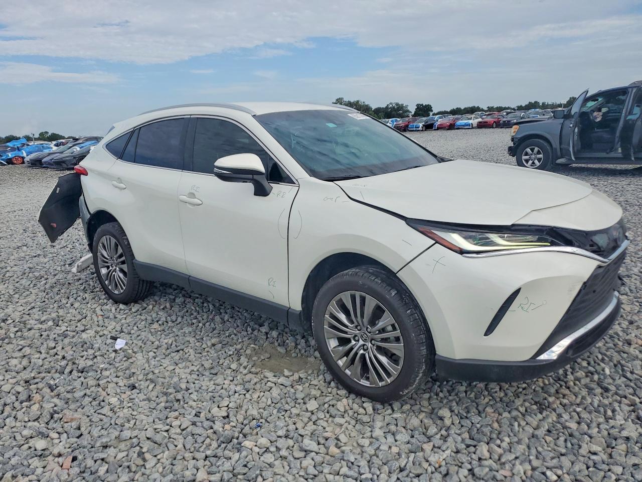 2022 Toyota Venza Xle - Image 4