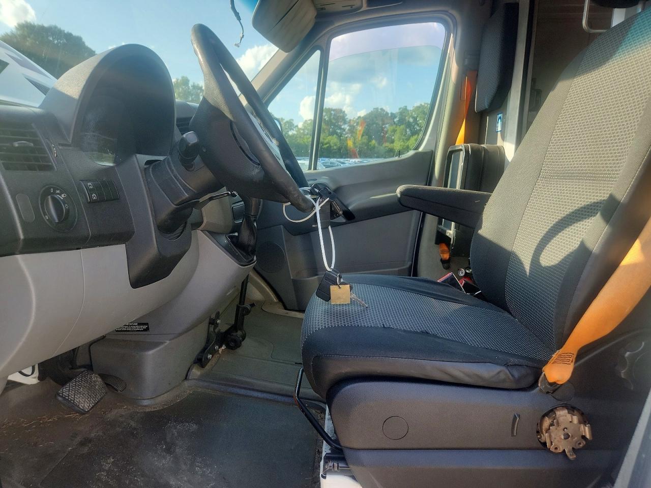 2011 Mercedes-Benz Sprinter 2500 Delivery Van - Фото 7