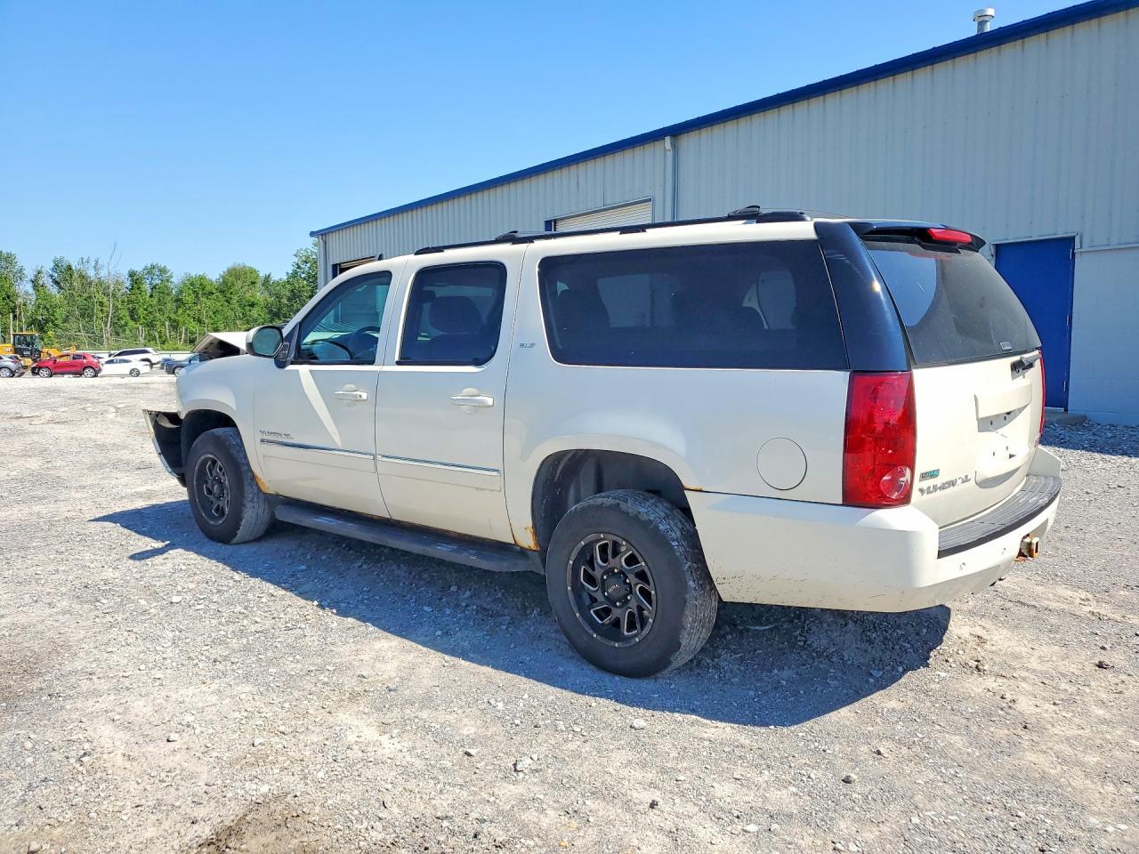 2011 GMC Yukon Xl K1500 Slt - Image 2