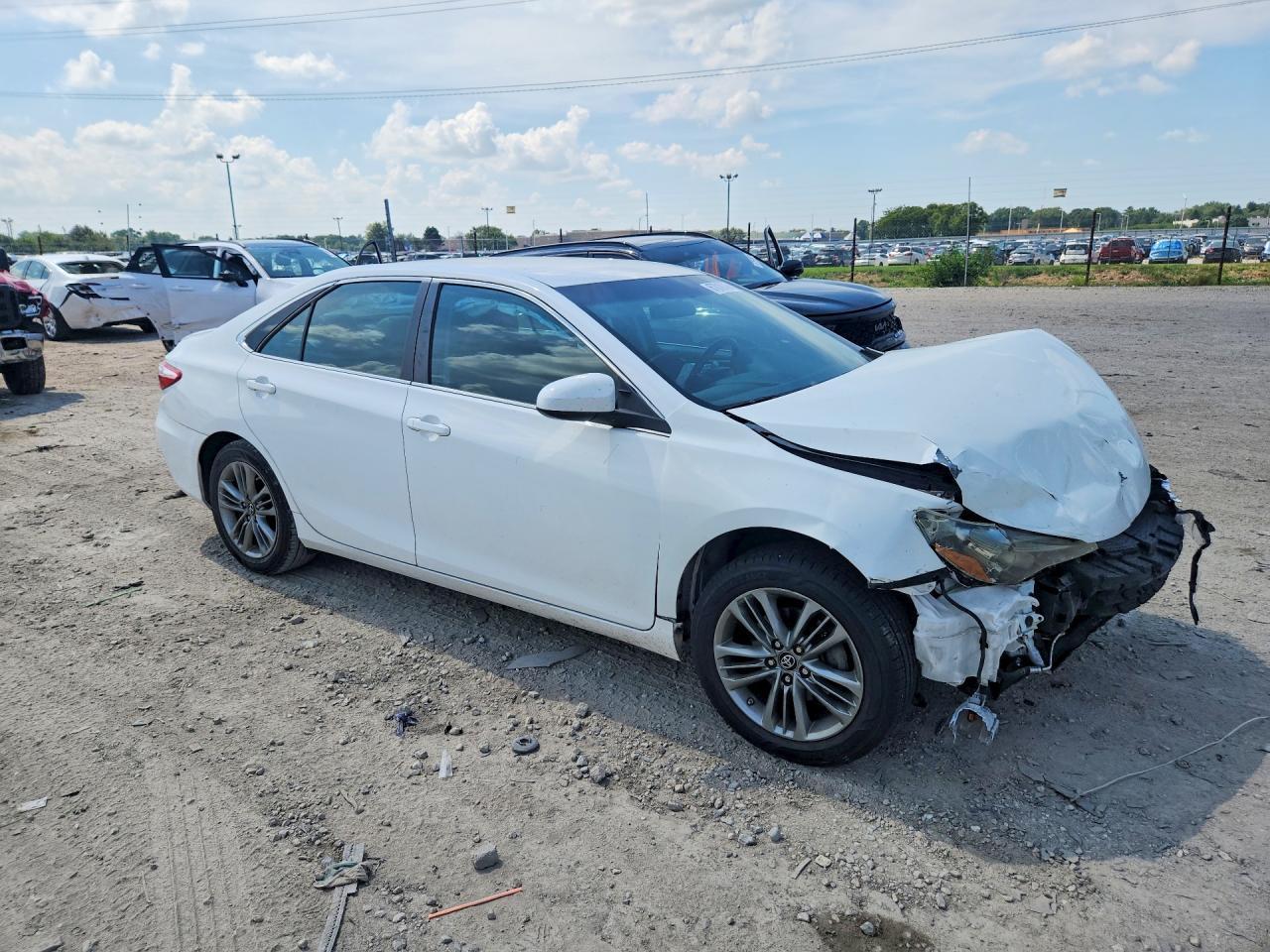 2017 Toyota Camry Se - Image 4