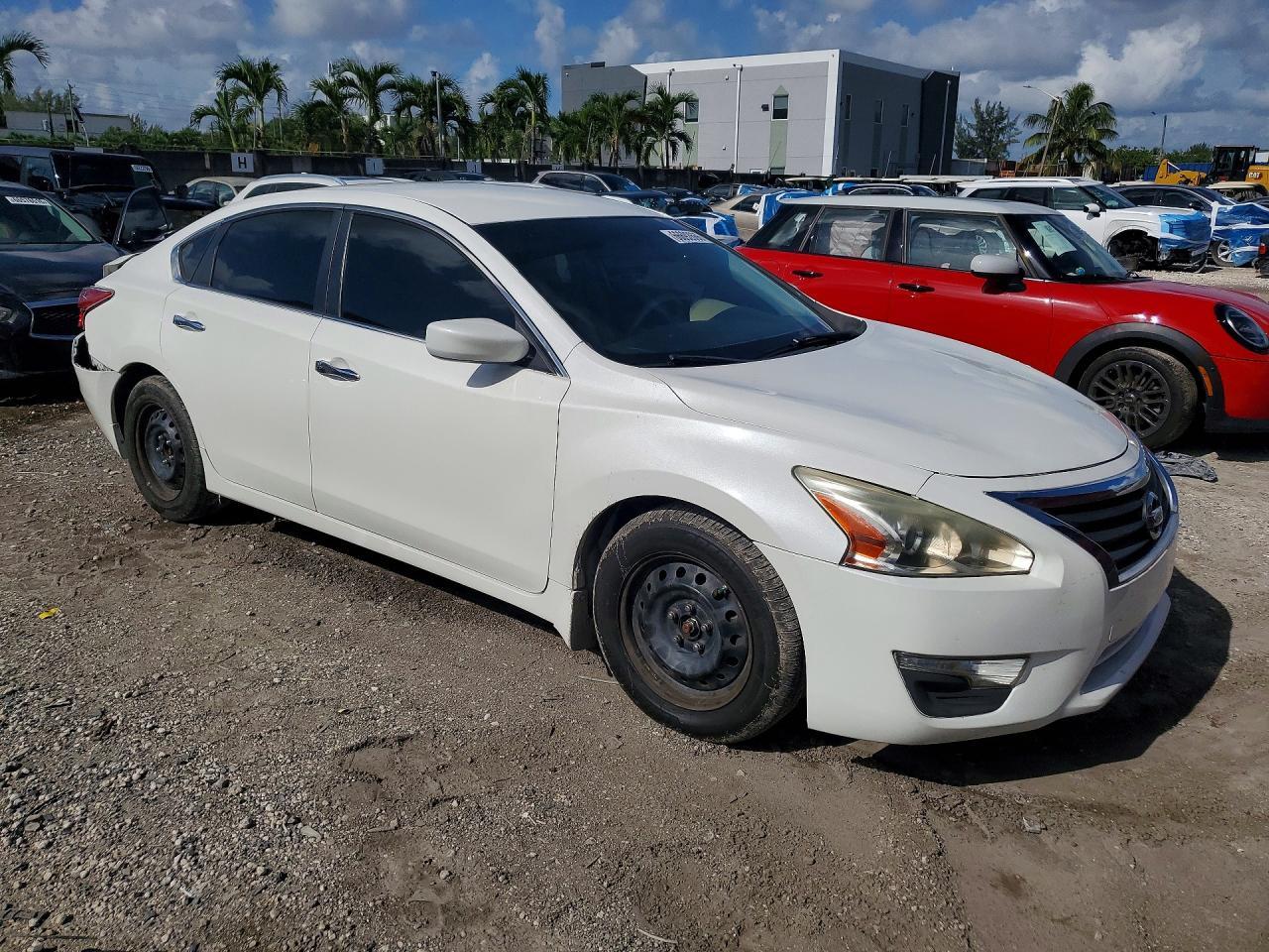 2014 Nissan Altima 2.5 S - Image 4