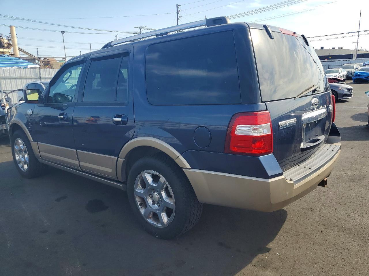 2013 Ford Expedition Xlt - Фото 2