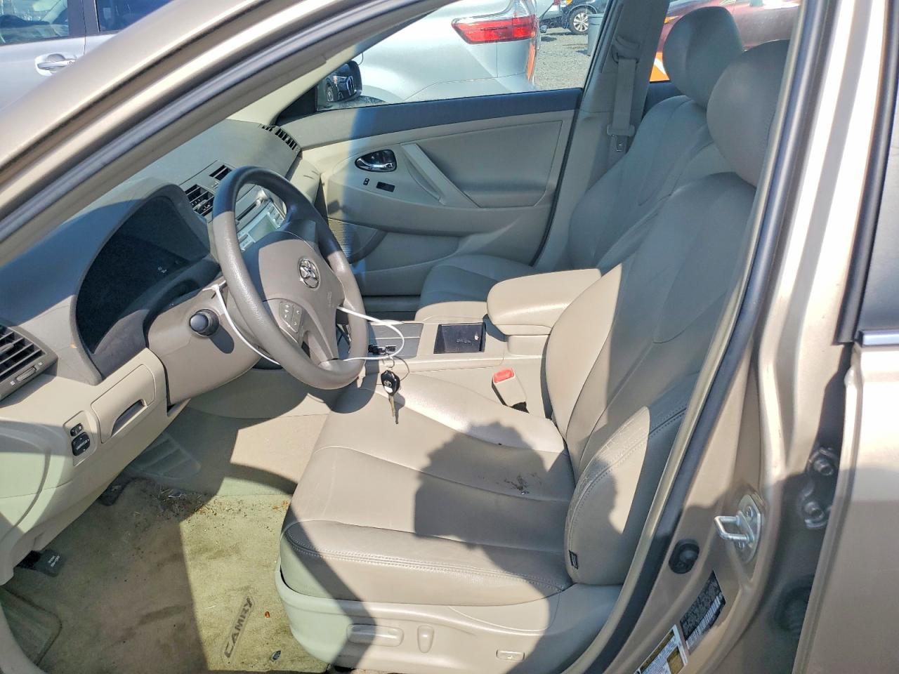 2009 Toyota Camry Le - Фото 7